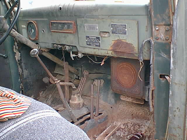 CabRt.jpg (48540 bytes)